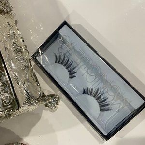 Huda Beauty Lashes Monique #3